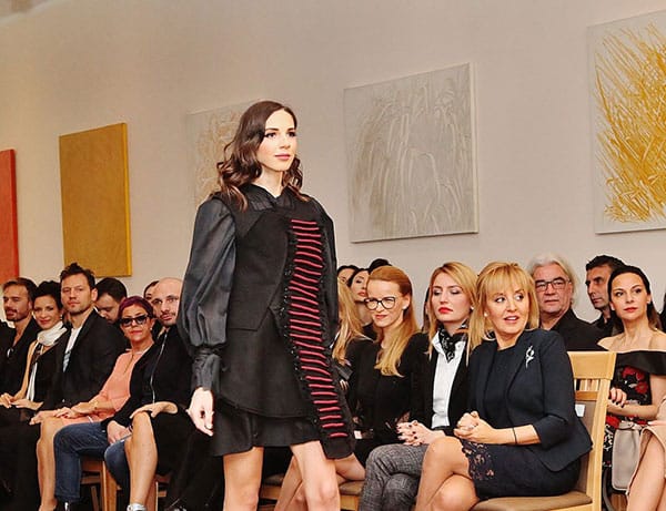 БЪЛГАРСКИ И ЧУЖДЕСТРАННИ СТУДЕНТИ ВПЕЧАТЛИХА С ДИЗАЙНЕРСКИ ПРОИЗВЕДЕНИЯ НА БГ МОДНА ИКОНА 2018