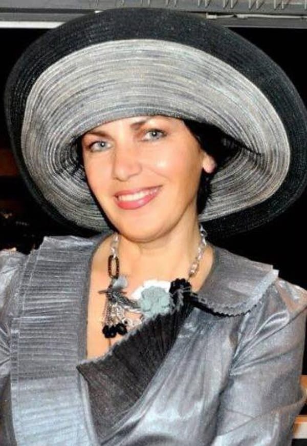 Български тоалет на червения килим на Оскарите