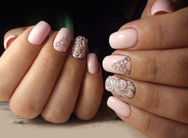 Грим и маникюр за бала