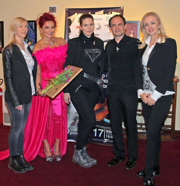 Музика, мода, живопис и танц завладяха зала