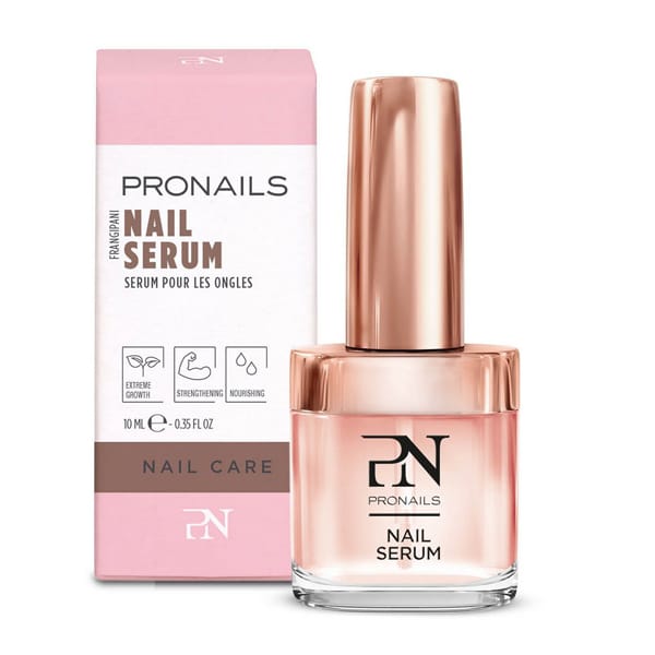 Йоана Буковска с уникален маникюр