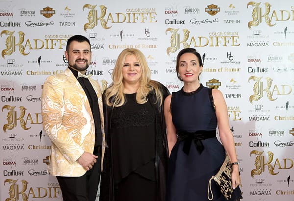 Коафьори се развихриха за премиерата на