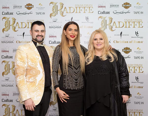 Коафьори се развихриха за премиерата на