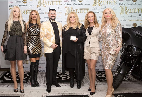 Коафьори се развихриха за премиерата на