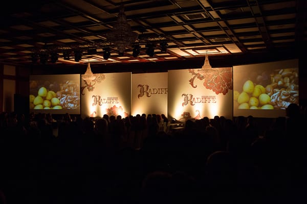 Коафьори се развихриха за премиерата на