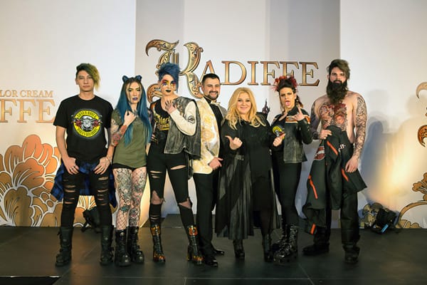 Коафьори се развихриха за премиерата на