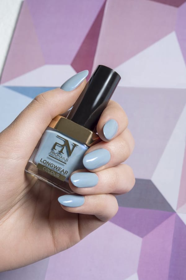 Нокти с цветовете на бъдещето