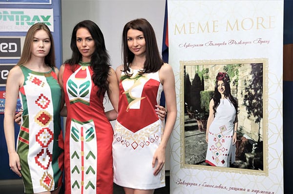 Венета Райкова превръща малката черна рокля в съвременна носия