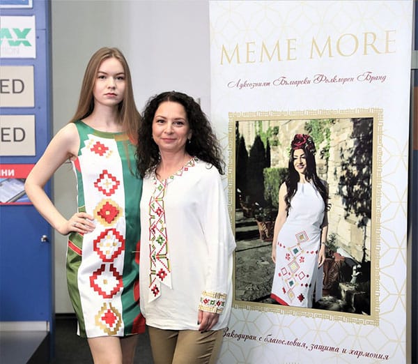 Венета Райкова превръща малката черна рокля в съвременна носия