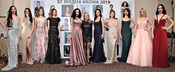 Академията за мода с бляскав ревю-спектакъл преди Коледа
