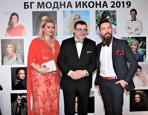 Академията за мода с бляскав ревю-спектакъл преди Коледа
