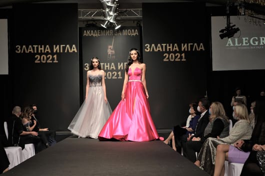 Носителите на приза „Златна игла 2021“ показаха най-новите си колекции