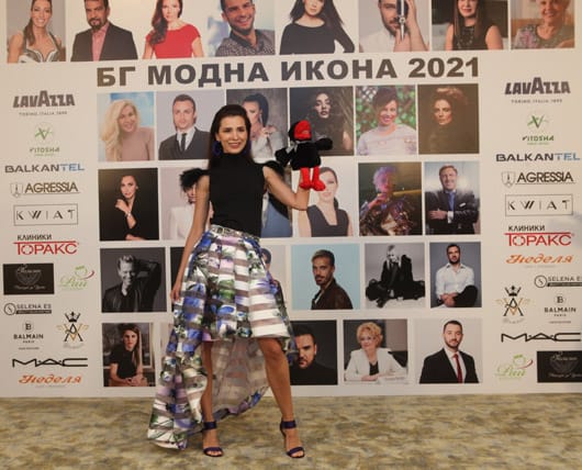 Рошавата гарга