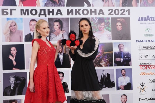 Рошавата гарга