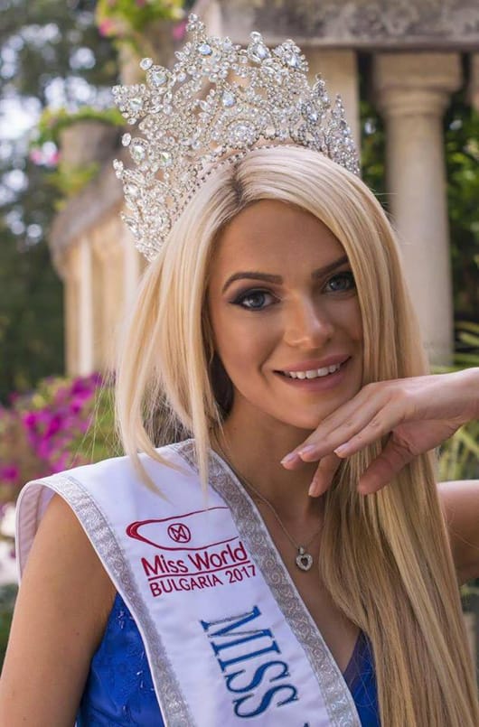 АКАДЕМИЯТА ЗА МОДА СБЪДВА МЕЧТИ