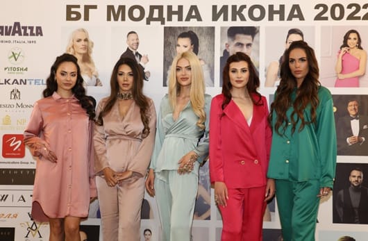 Утвърдени дизайнери показаха най-новите си предложения