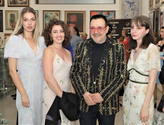 Мини или макси