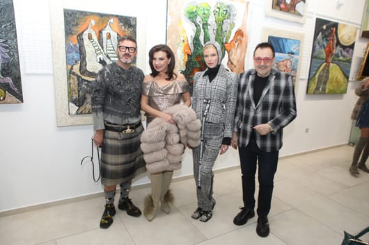 Стилно и бляскаво Академията за мода почете паметта на Вивиън Уестууд