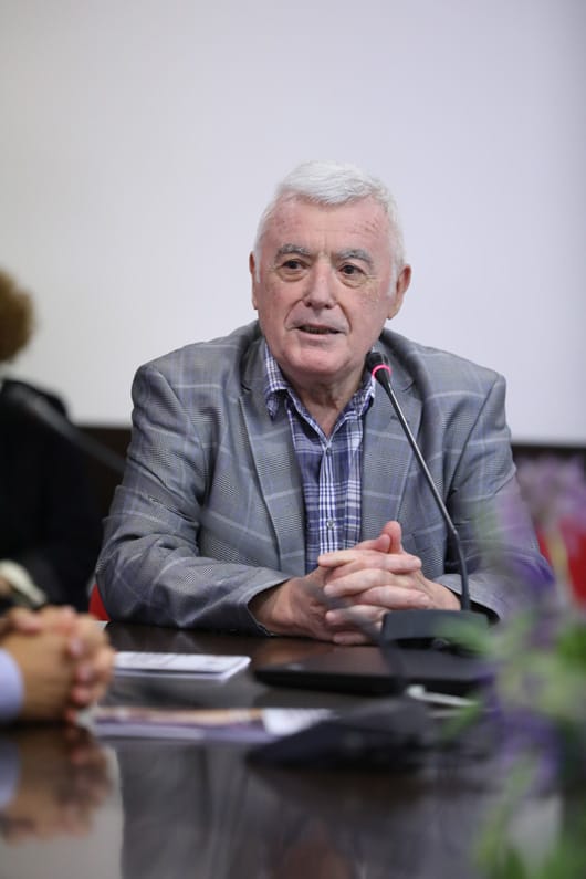 Проф. д.н. Любомир Стойков бе награден с медал на УНСС за своите образователни и научни приноси 